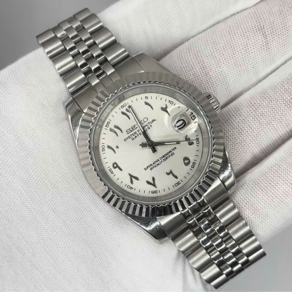 seiko mod arabic dial blanche avec bracelet jubilee 