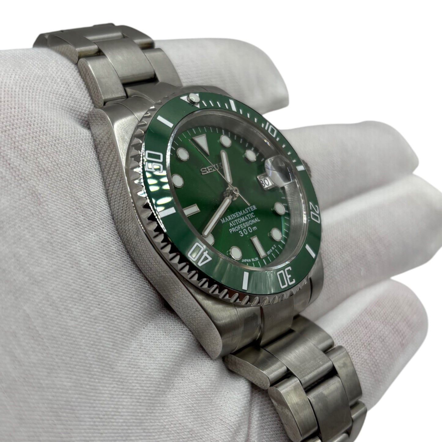 seiko gmt cadran vert, montre personnalisé à mouvement 