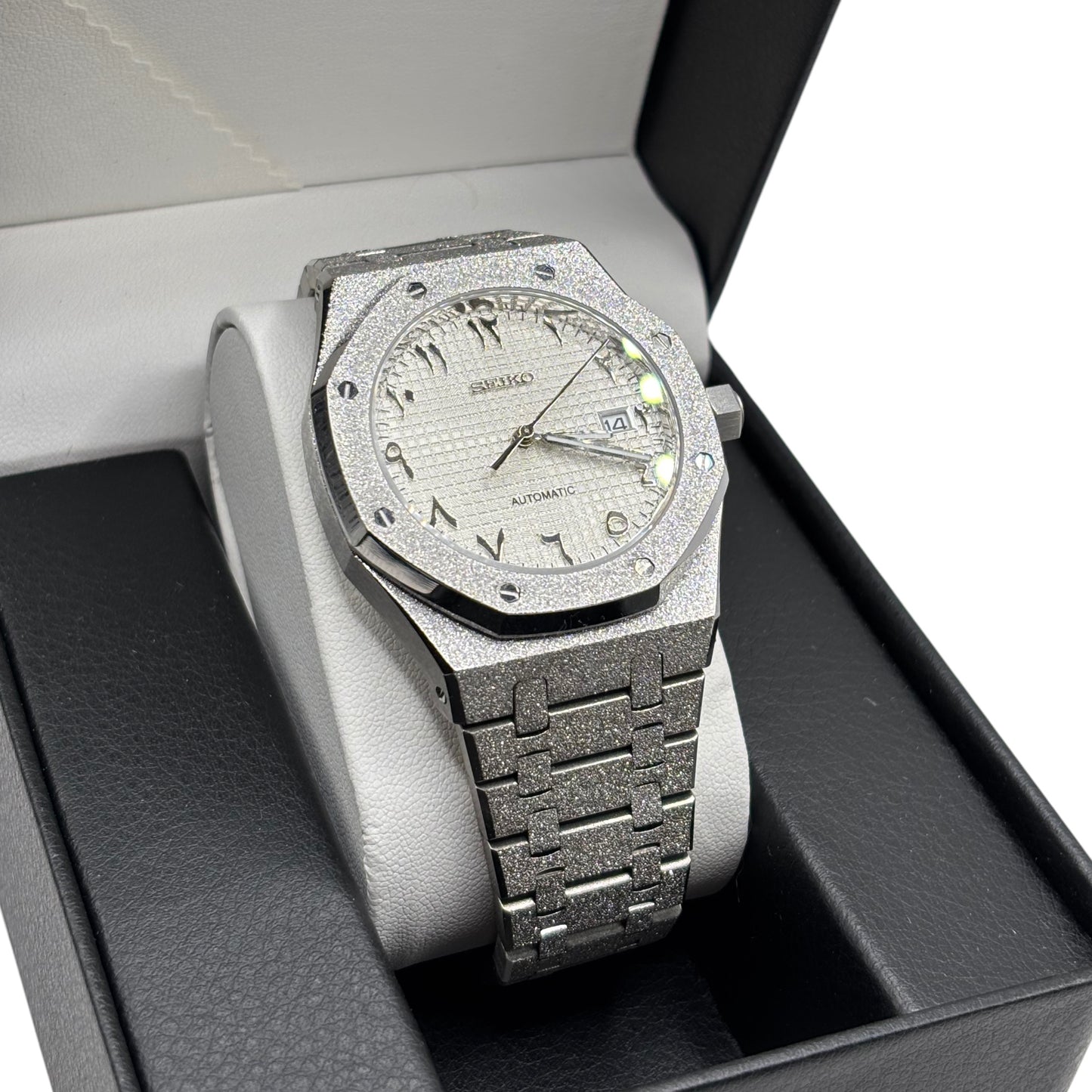 seiko mod royal oak blanche frosted. montre a mouvement