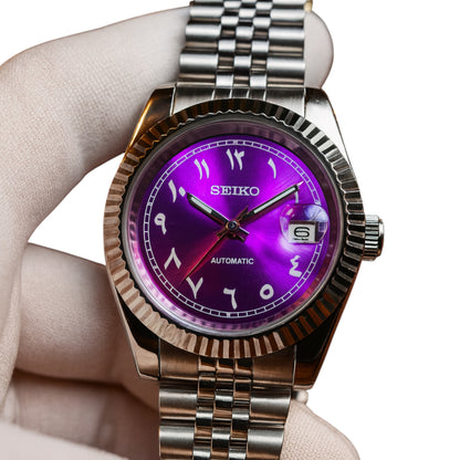 Seiko mod avec cadran arabic dial violet, bracelet jubilée taille 40mm, montre étanche