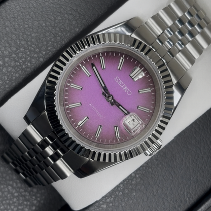seiko mod cadran date just violet 40mm, montre a mouvement étanche 